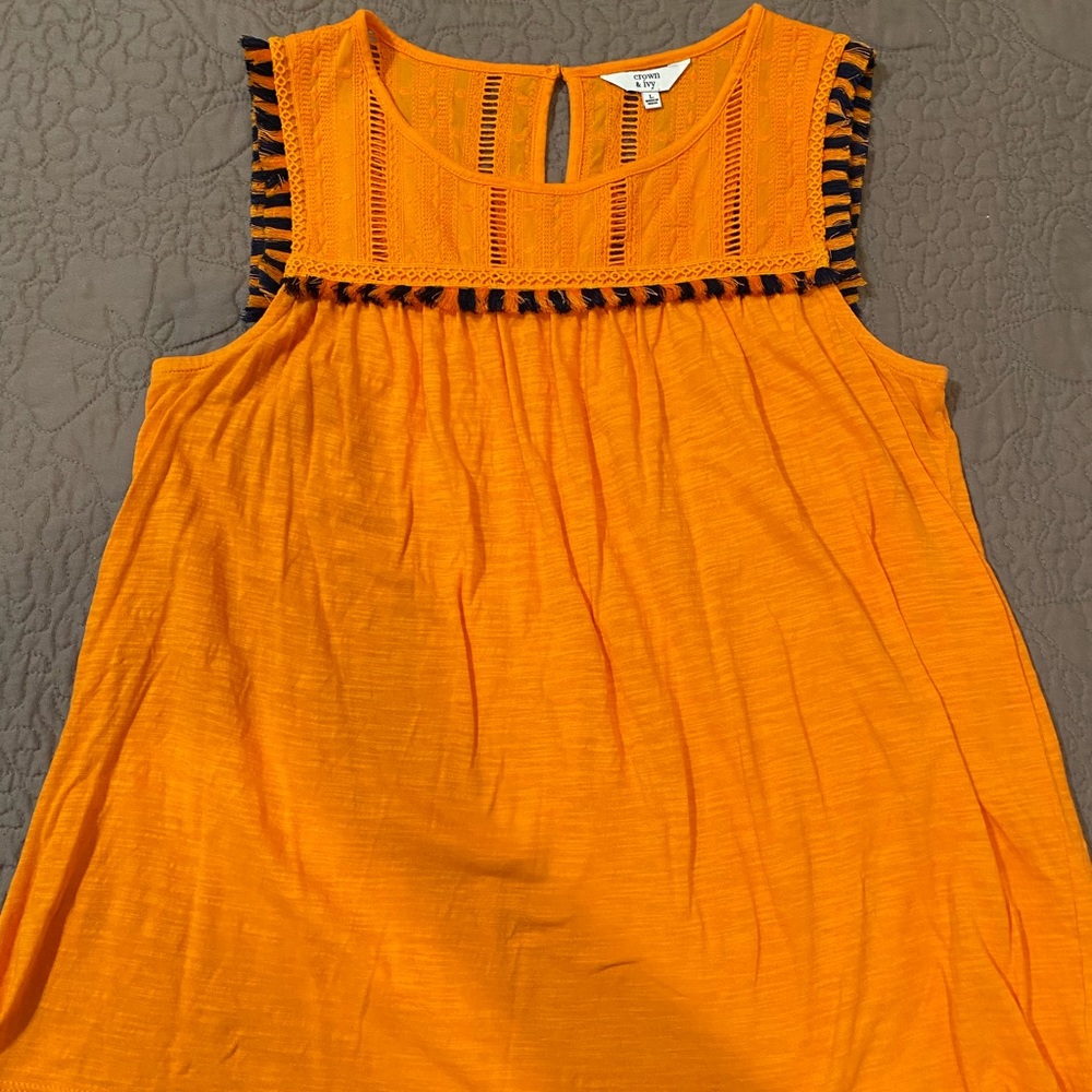 Sleeveless crown & ivy top, like new